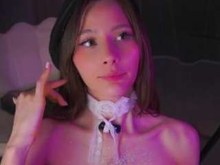 moireharbold's CamSoda show and profile