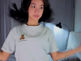 MildredAmond's Live Sex Cam Show