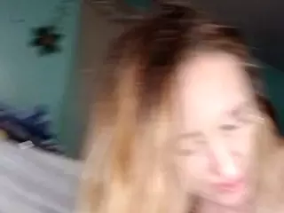 MissHoneyBunz's Live Sex Cam Show