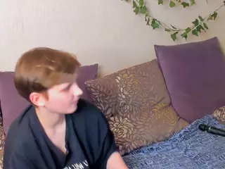 Raven-Radiant's Live Sex Cam Show
