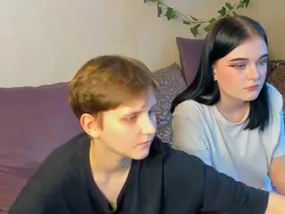 Raven-Radiant's Live Sex Cam Show