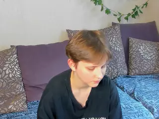 Raven-Radiant's Live Sex Cam Show