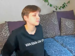 Raven-Radiant's Live Sex Cam Show