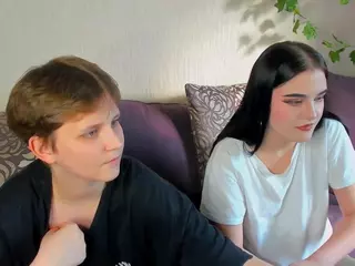 Raven-Radiant's Live Sex Cam Show