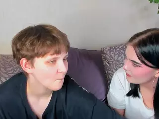 Raven-Radiant's Live Sex Cam Show