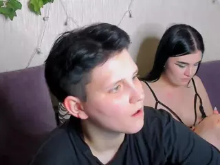 Raven-Radiant's Live Sex Cam Show