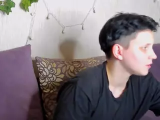 Raven-Radiant's Live Sex Cam Show