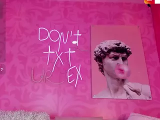 Zoe-S's Live Sex Cam Show