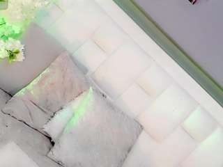 Live cam show with fanny-leah