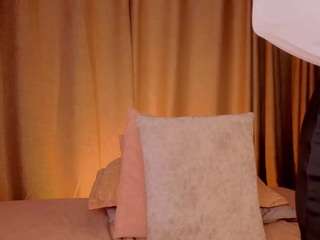 mia-bonneett live cam preview