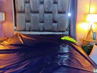 milfhornyy99 from CamSoda
