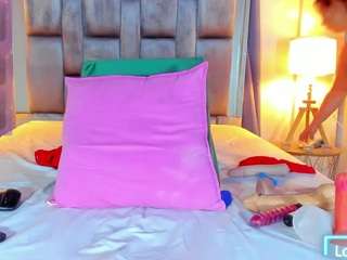 milfhornyy99 webcam model