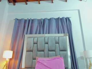 milfhornyy99 Live Webcam on CamSoda