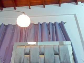 milfhornyy99's CamSoda show and profile