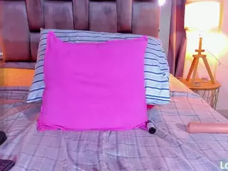 milfhornyy99's Live Sex Cam Show