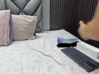 andrew-taylor09 Live Webcam on {site_name}