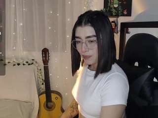 mily-thomson-b webcam model