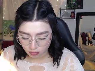 mily-thomson-b Live Webcam on CamSoda
