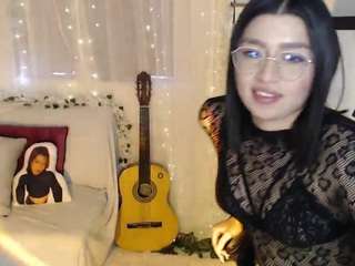 mily-thomson-b Live Webcam on CamSoda