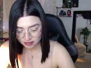  mily-thomson-b chat room