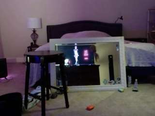 sissytrixiee live cam profile