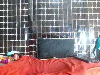 alexandra-xxx's CamSoda show and profile