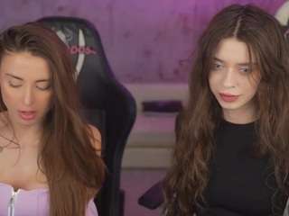 reginasweet054's CamSoda show and profile