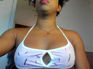 xia-ebonyts Live Webcam on CamSoda