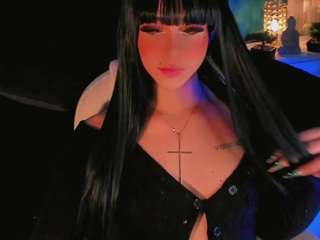 alice-christina's CamSoda show and profile