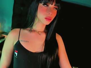 alice-christina Live Webcam on CamSoda