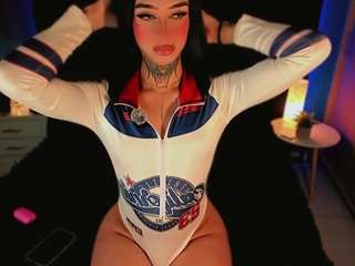 alice-christina's CamSoda show and profile