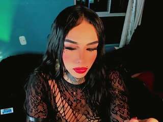 alice-christina's CamSoda show and profile