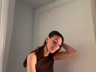 ameliecrosby live cam profile