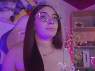 issamonterrey's CamSoda show and profile