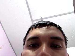 juanalber010, male webcam model,  years old, on live webcam