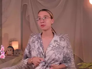 MilaMounberry's Live Sex Cam Show