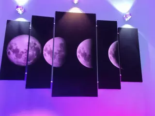 tatii-moon's Live Sex Cam Show