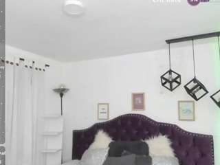 aleja17xxx Live Webcam on CamSoda