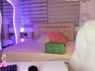 aleja17xxx Live Webcam on CamSoda