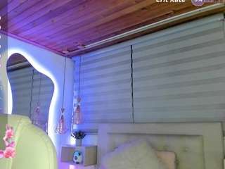 aleja17xxx Live Webcam on CamSoda