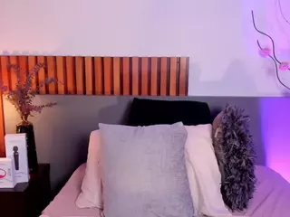 AlessaRoma's Live Sex Cam Show