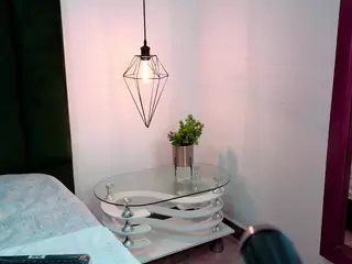AlessaRoma's Live Sex Cam Show