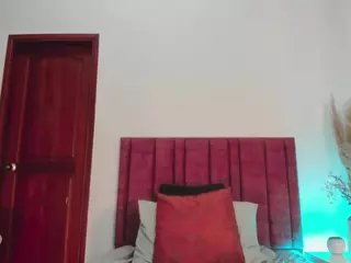AlessaRoma's Live Sex Cam Show