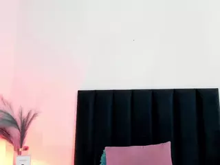 AlessaRoma's Live Sex Cam Show
