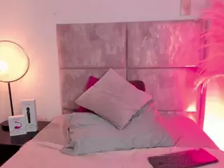 AlessaRoma's Live Sex Cam Show