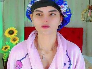 chloe-hot-xxx webcam model