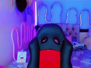 chloe-hot-xxx webcam