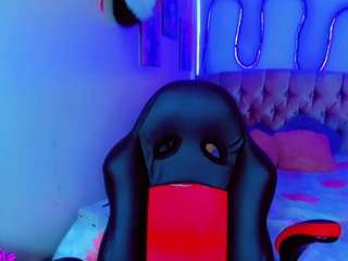 chloe-hot-xxx webcam