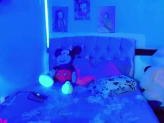 chloe-hot-xxx webcam