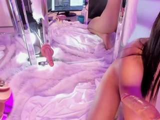 Este modelo está ao vivo agora. dolly-mae